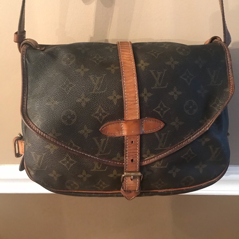 COPY - Authentic Louis Vuitton Saumur 30 messenge…